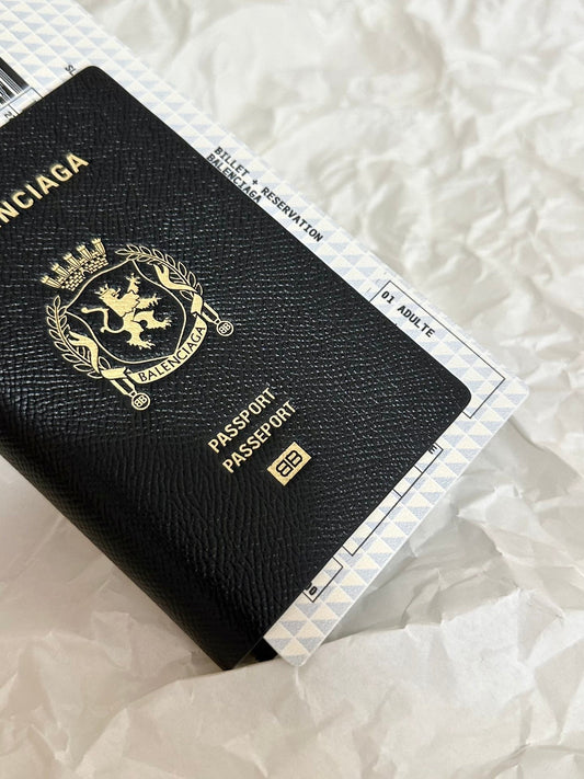 PASSPORT HOLDER 21 IN BLACK CALFSKIN