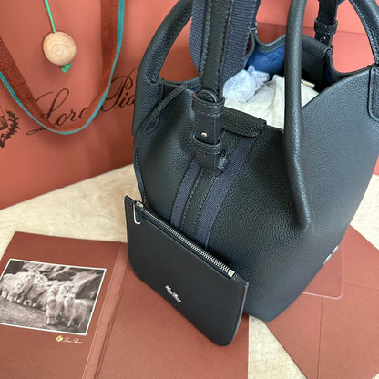 SMALL 21 BALE BAG IN BLACK GRAINED CALFSKIN WITH SILVER HARDWARE