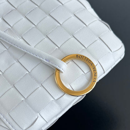 SOLSTICE HEART SHAPE 22 IN WHITE LAMBSKIN