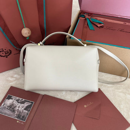 EXTRA BAG L27 IN WHITE SMOOTH CALFSKIN WITH GOLD HARDWARE