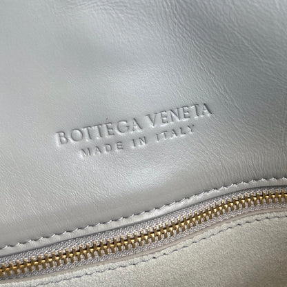 SMALL LIBERTA 27 IN SUBMARINE SMOOTH CALFSKIN GOLD HARDWARE