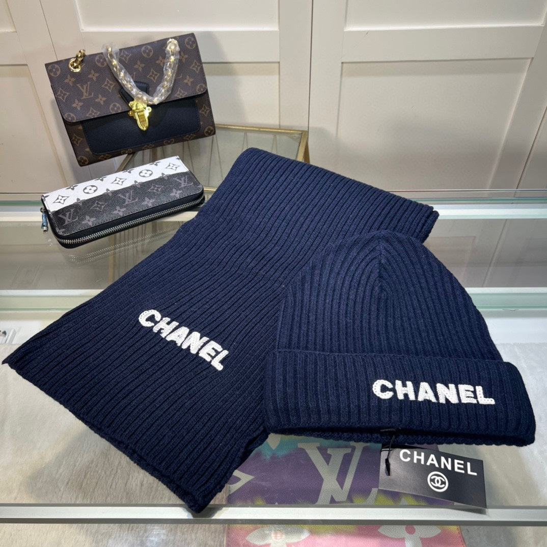 SET HAT AND SCARF IN NAVY BLUE WOOL 422598