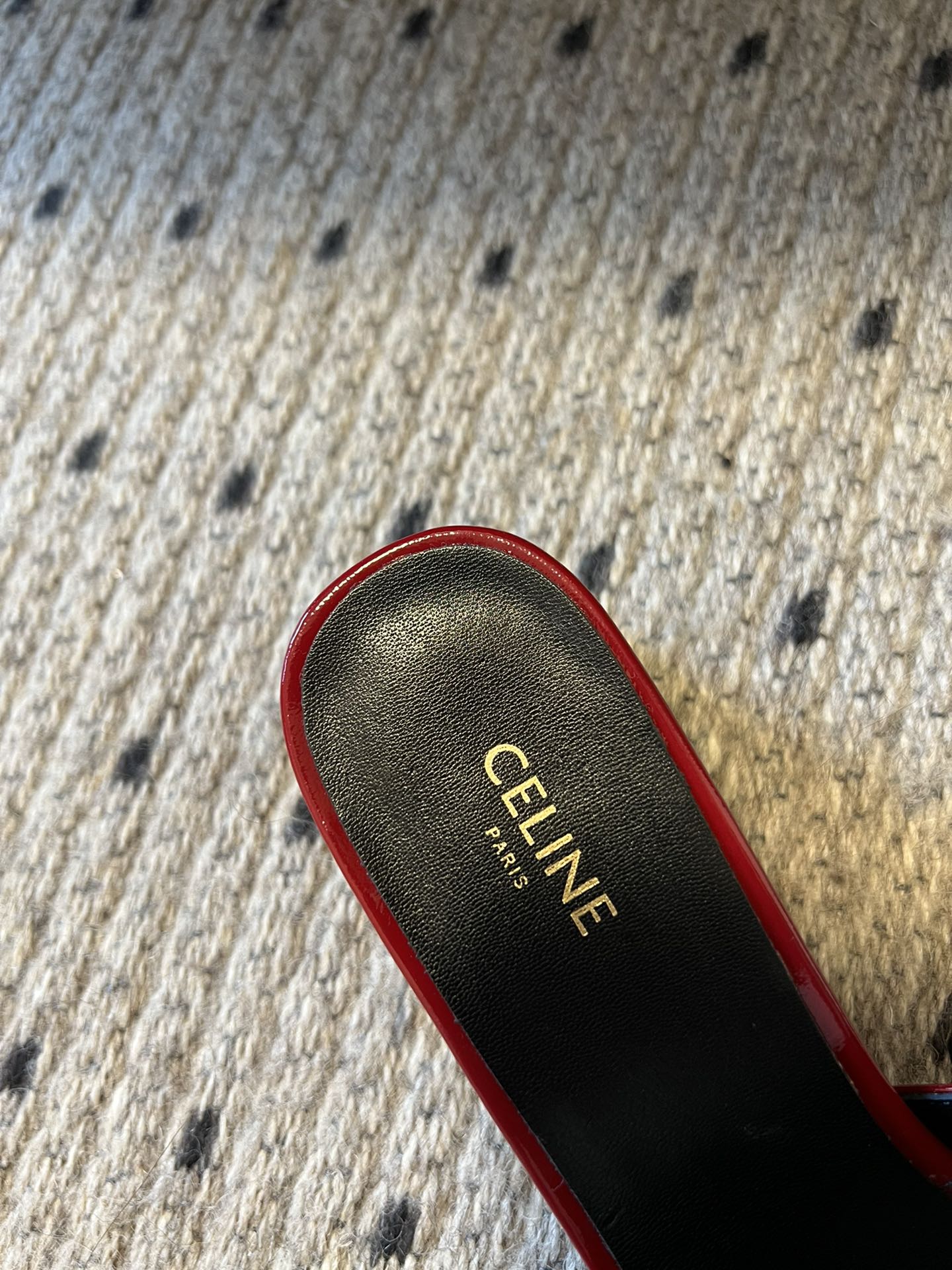 CLEMENCE MULE IN RUBY RED LAMBSKIN AND PATENT CALFSKIN