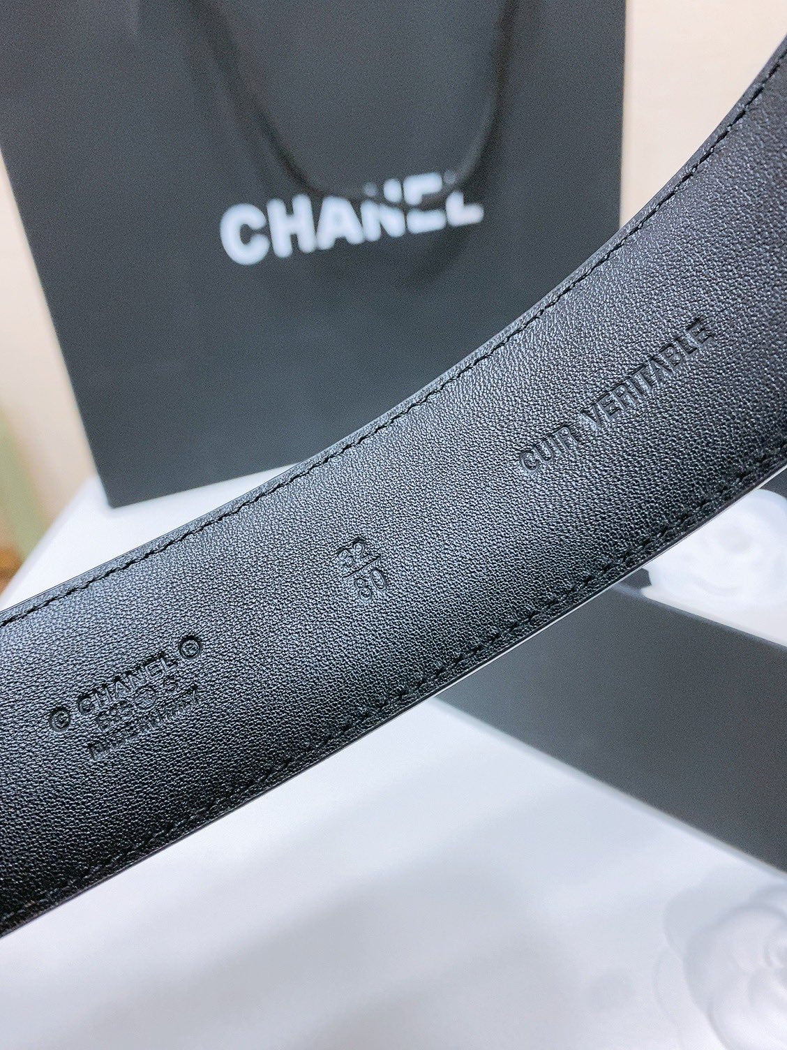 DOUBLE C BELT 38MM IN BLACK QUILTED LAMBSKIN WITH BLACK AND BEIGE LEOPARD PRINT BUCKLE