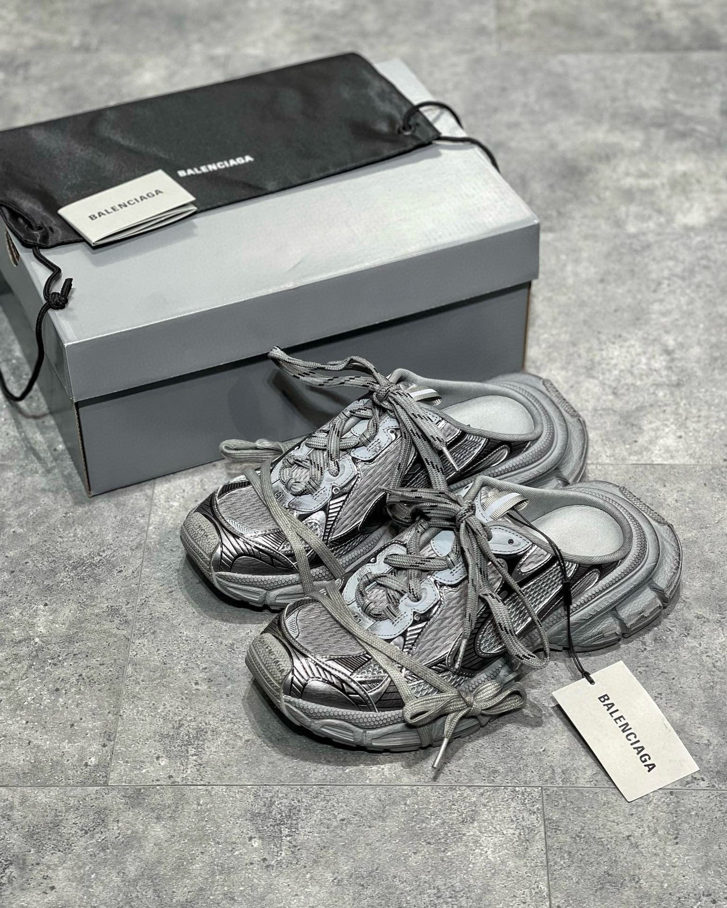 Sneakers & Shoes