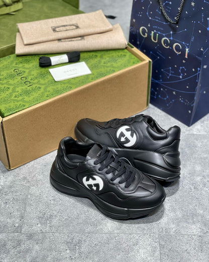 GUC Sneakers