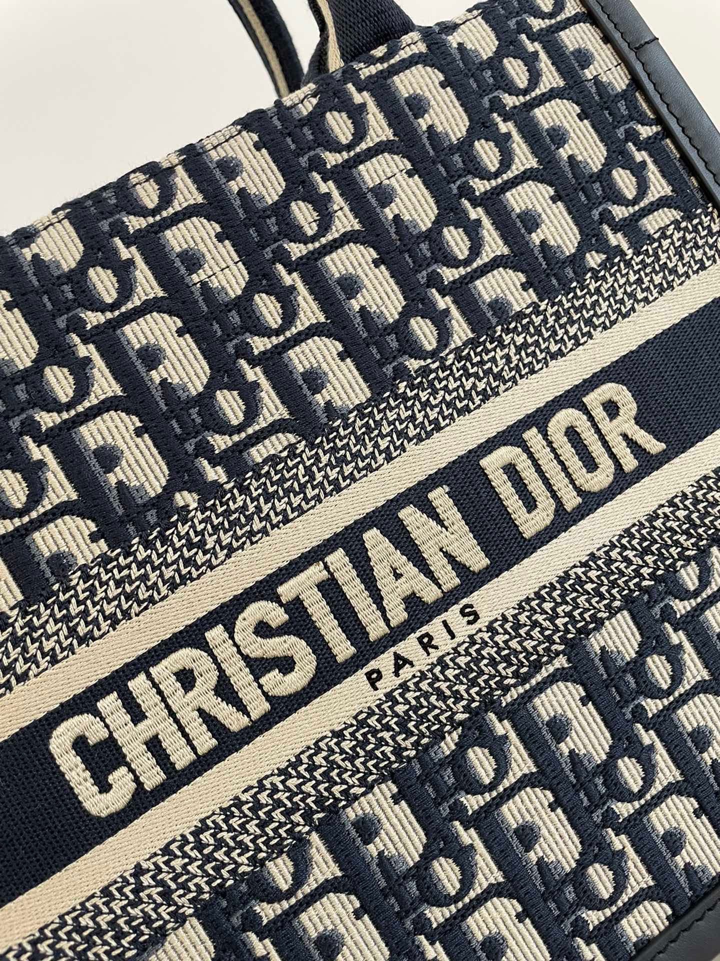 DIO Book Tote (26cm)