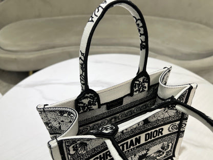 DIO Book Tote (26.5cm)