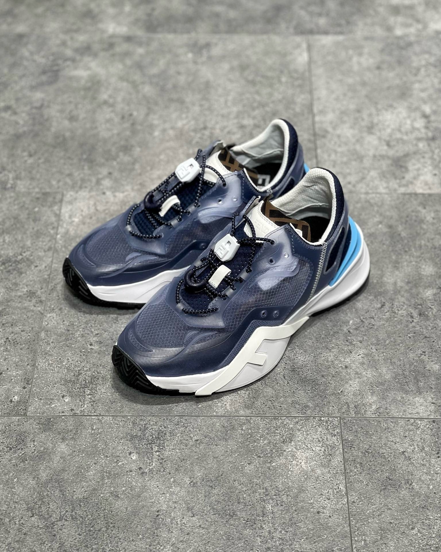 FEN Sneakers