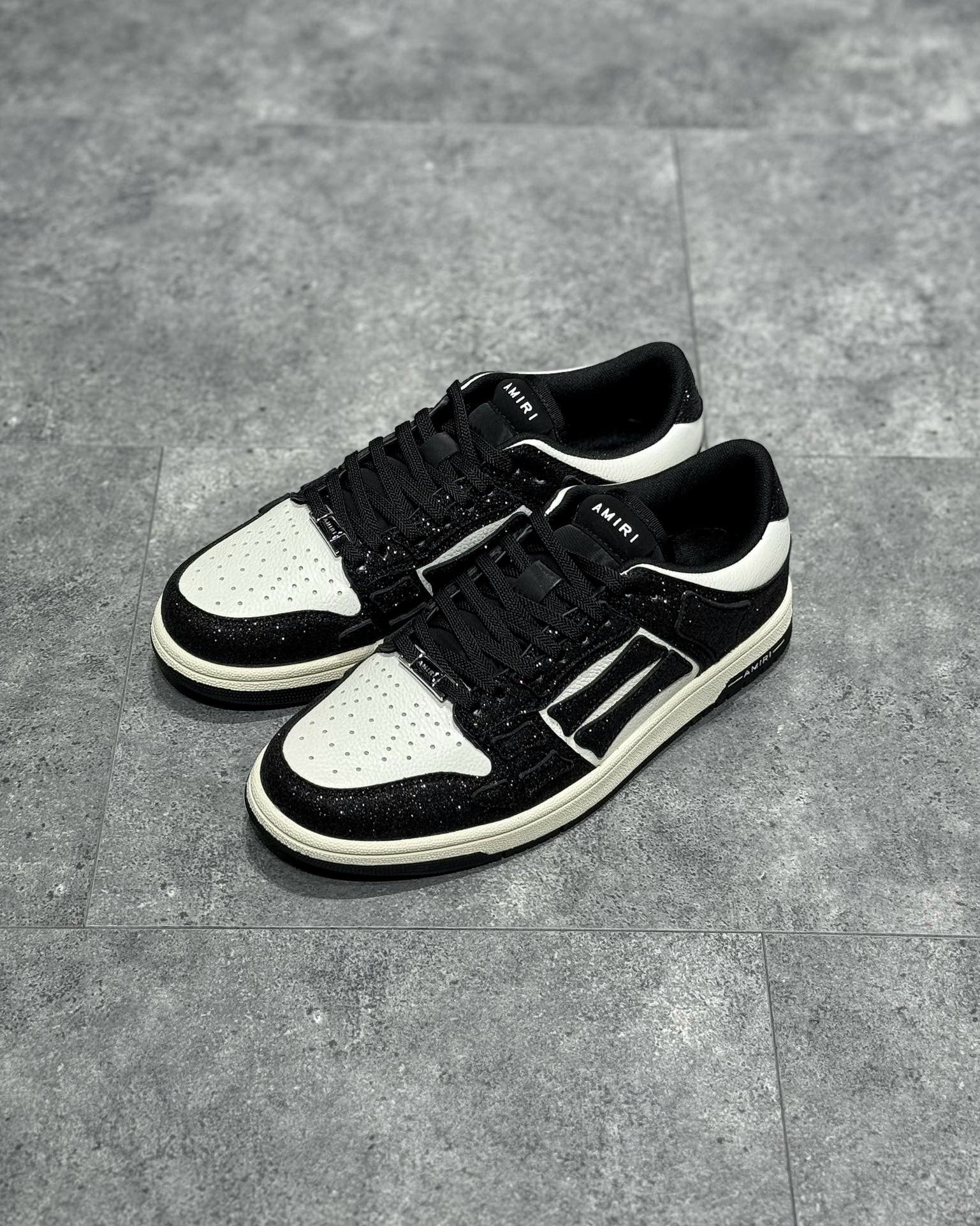 AMR Sneakers