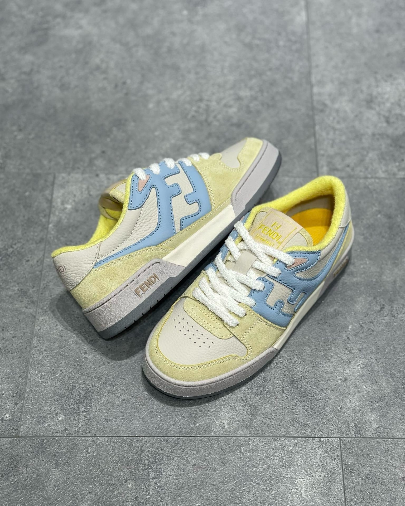 FEN Sneakers