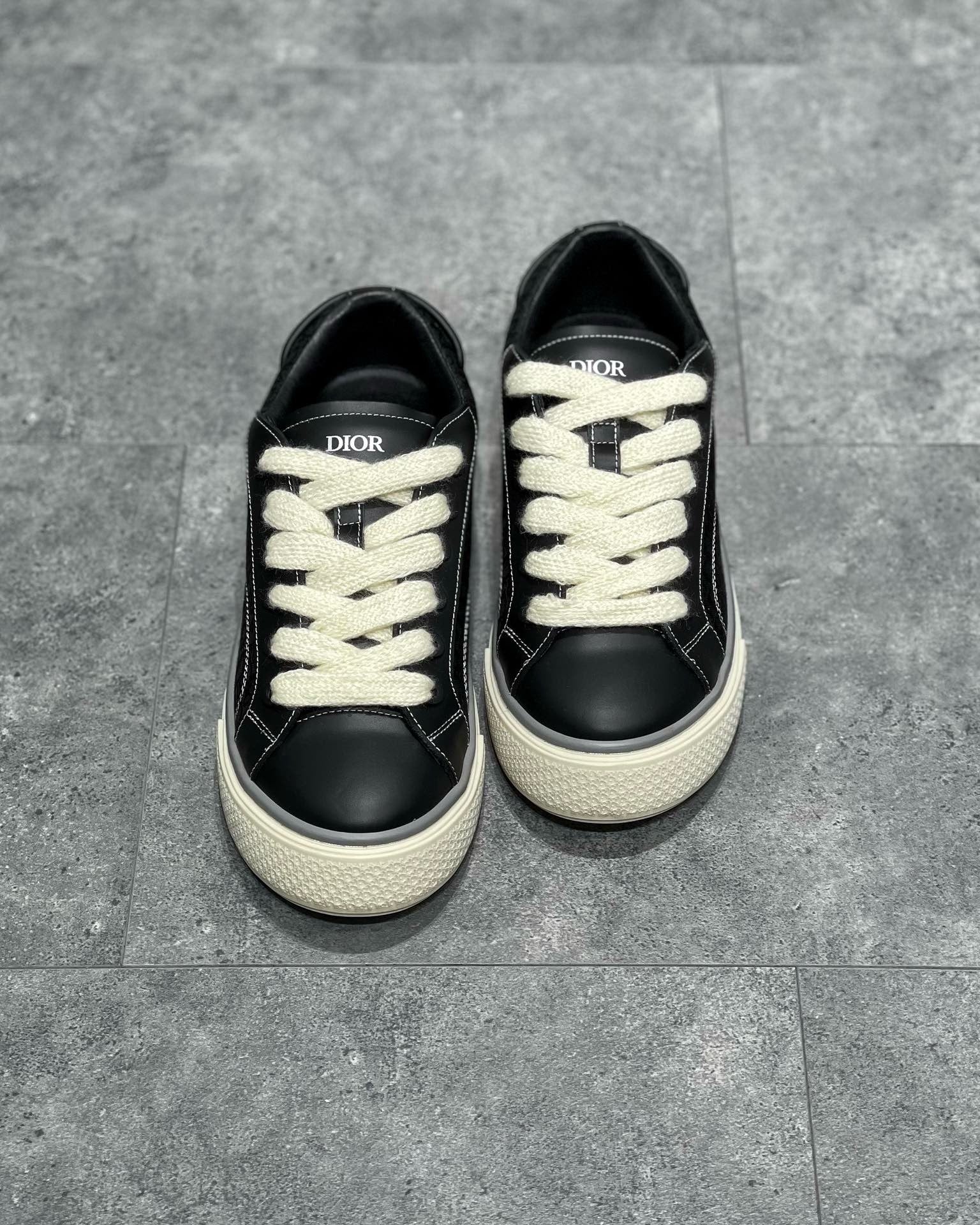 DIO Sneakers