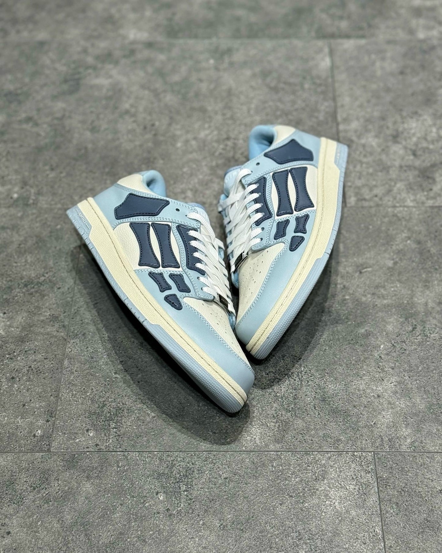 AMR Sneakers