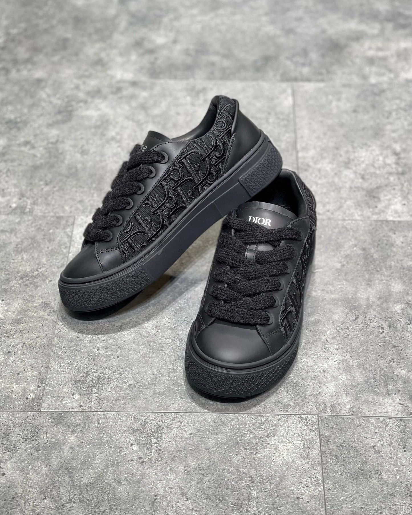 DIO Sneakers