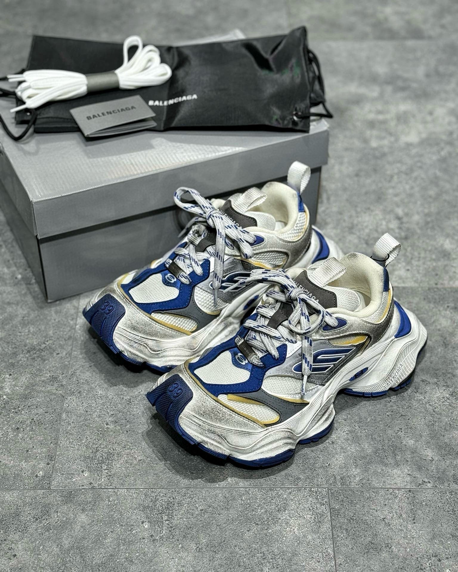 BLCG Sneakers