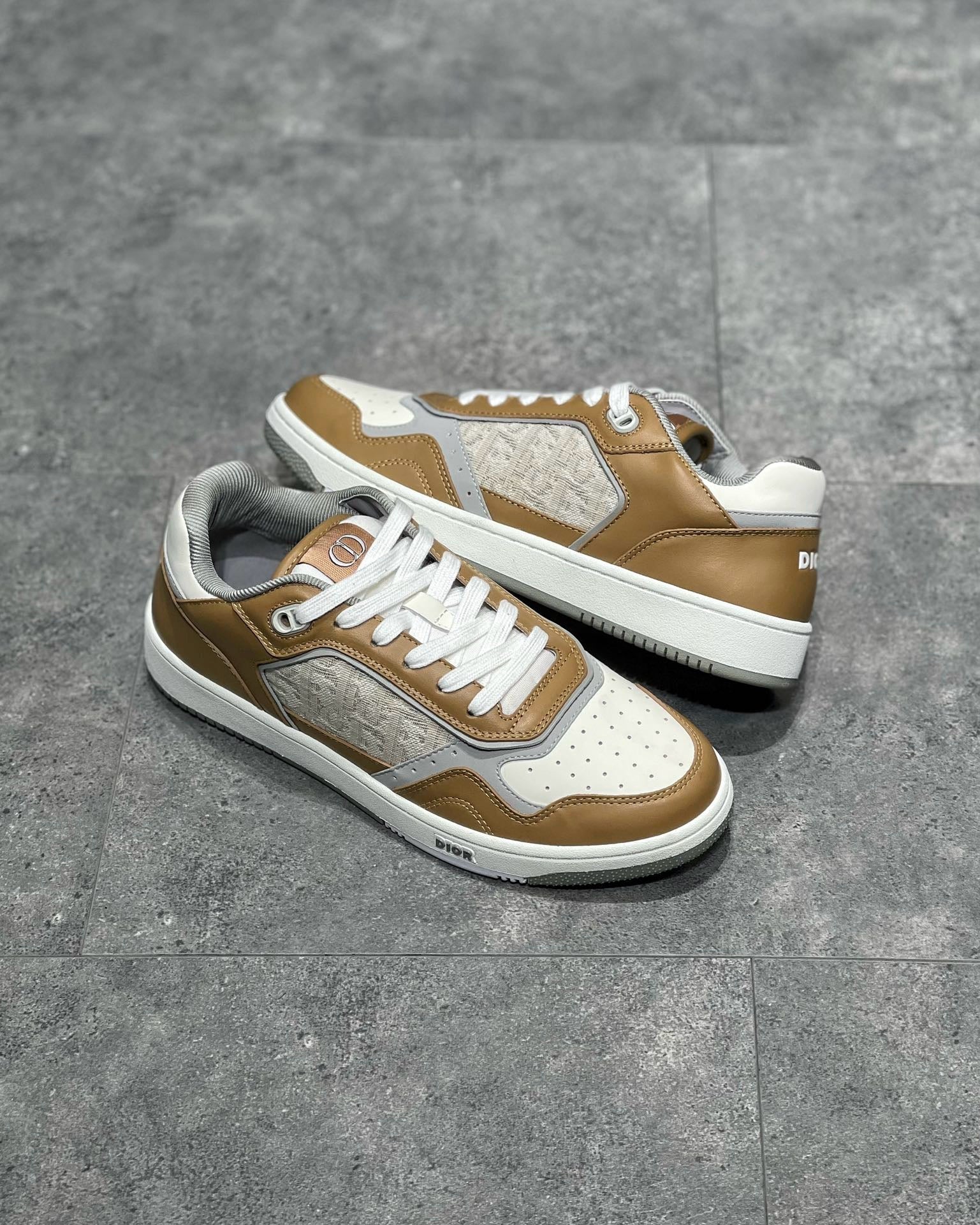 DIO Sneakers