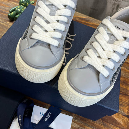 DIO Sneakers