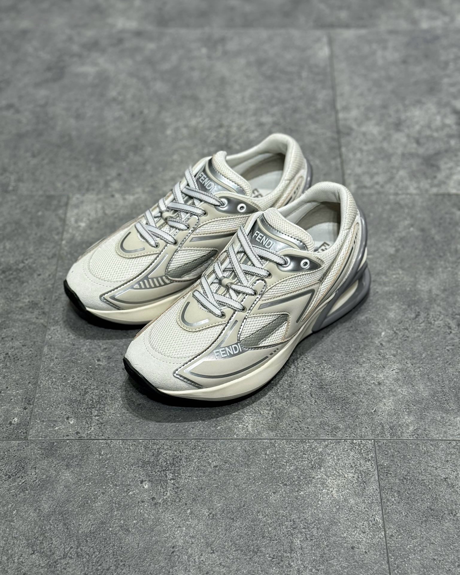 FEN Sneakers