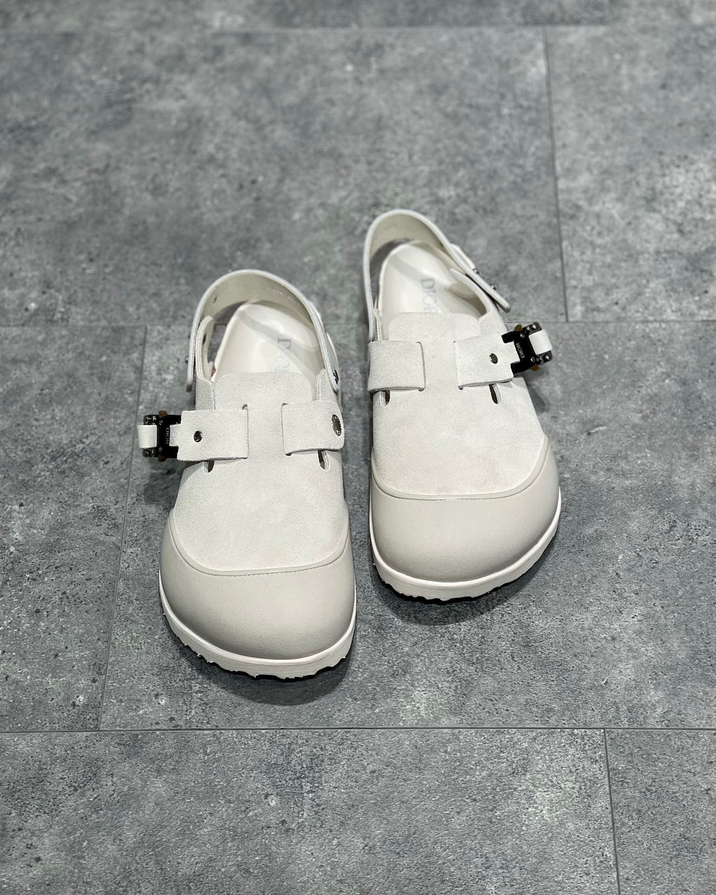 DIO Sandal