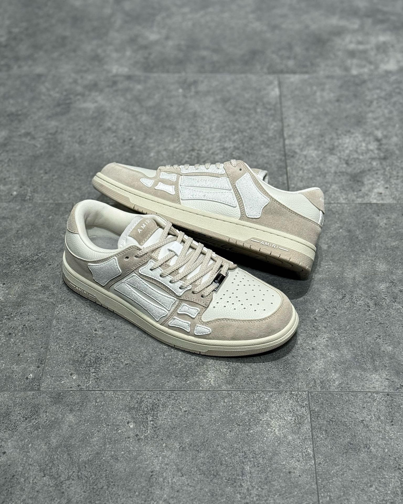 AMR Sneakers