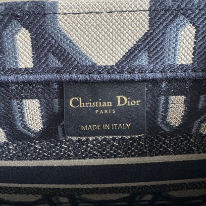 DIO Book Tote