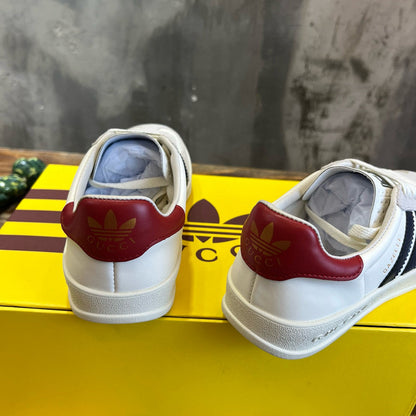 GUC Sneakers