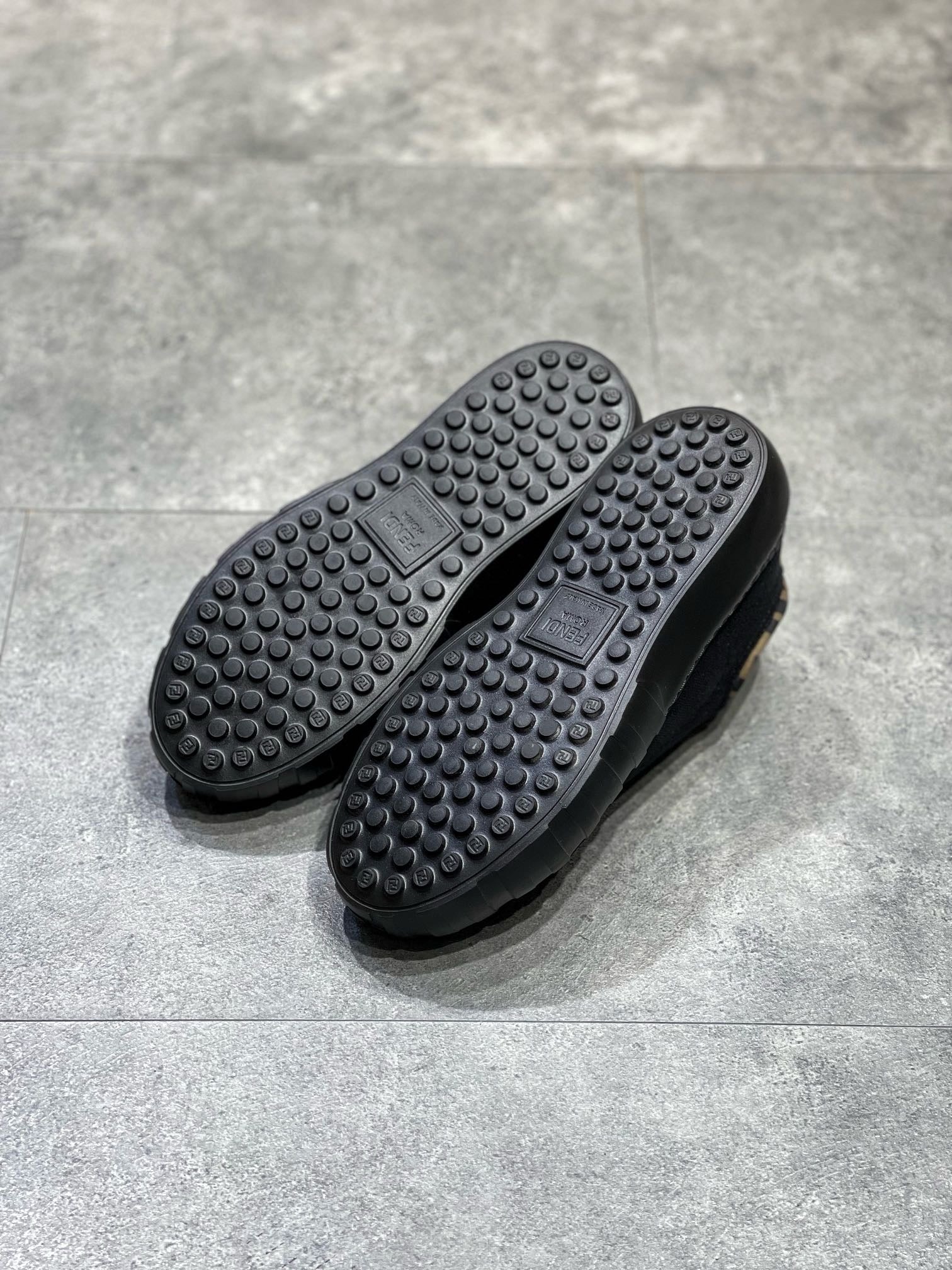 FEN Sneakers