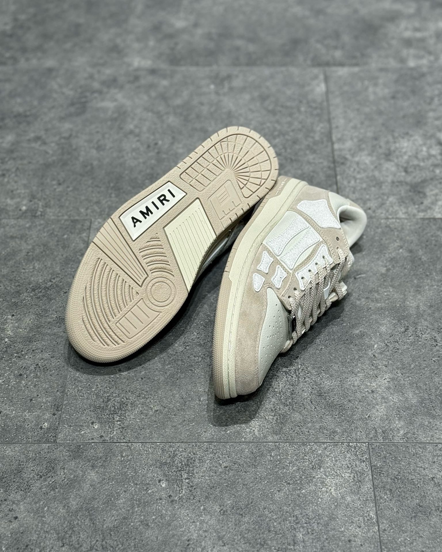 AMR Sneakers
