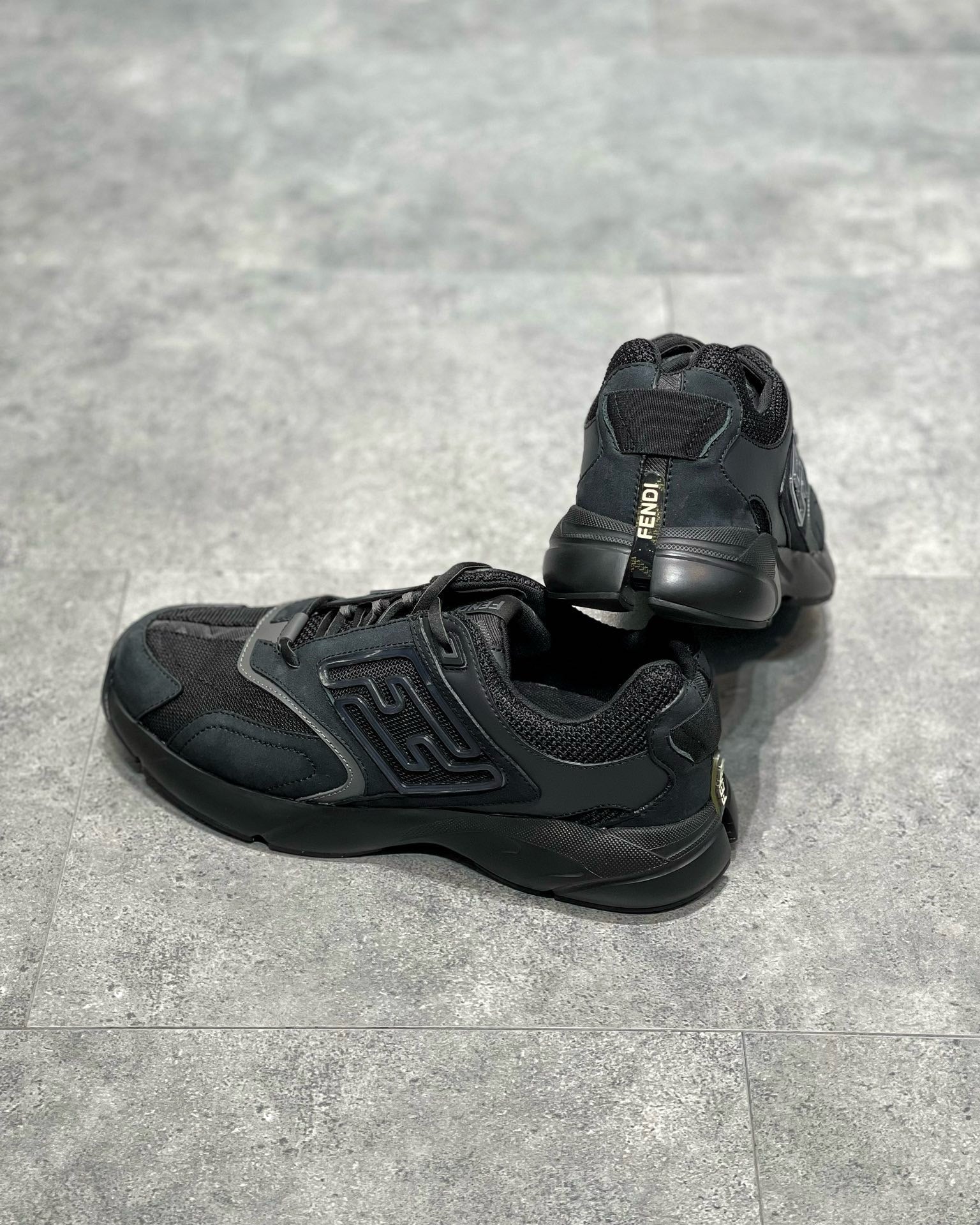 FEN Sneakers