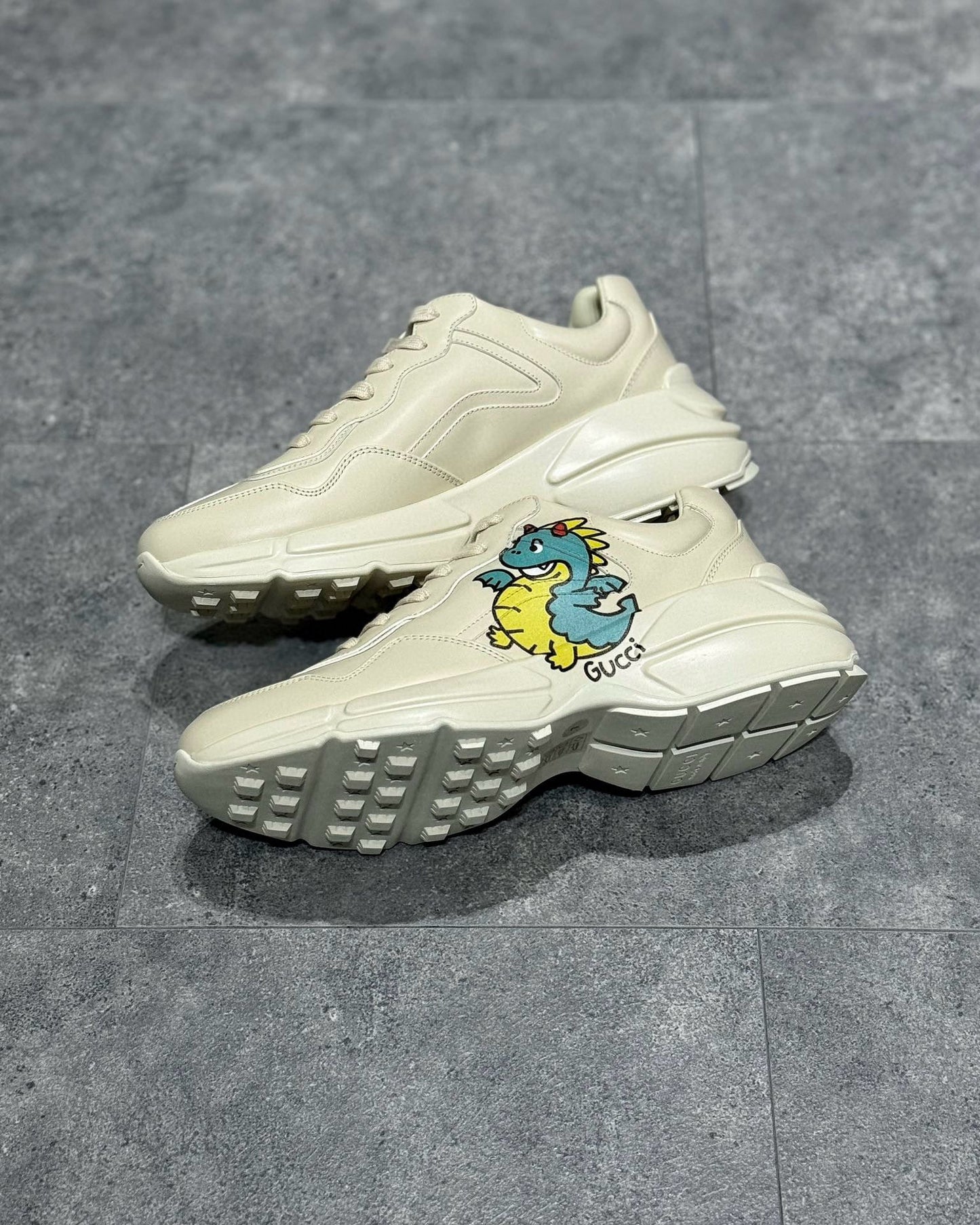 GUC Sneakers