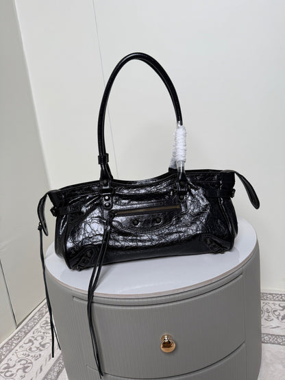 BLCG WOMEN'S LE CITY BAG EAST-WEST IN BLACK 40