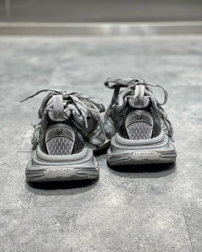 Sneakers & Shoes