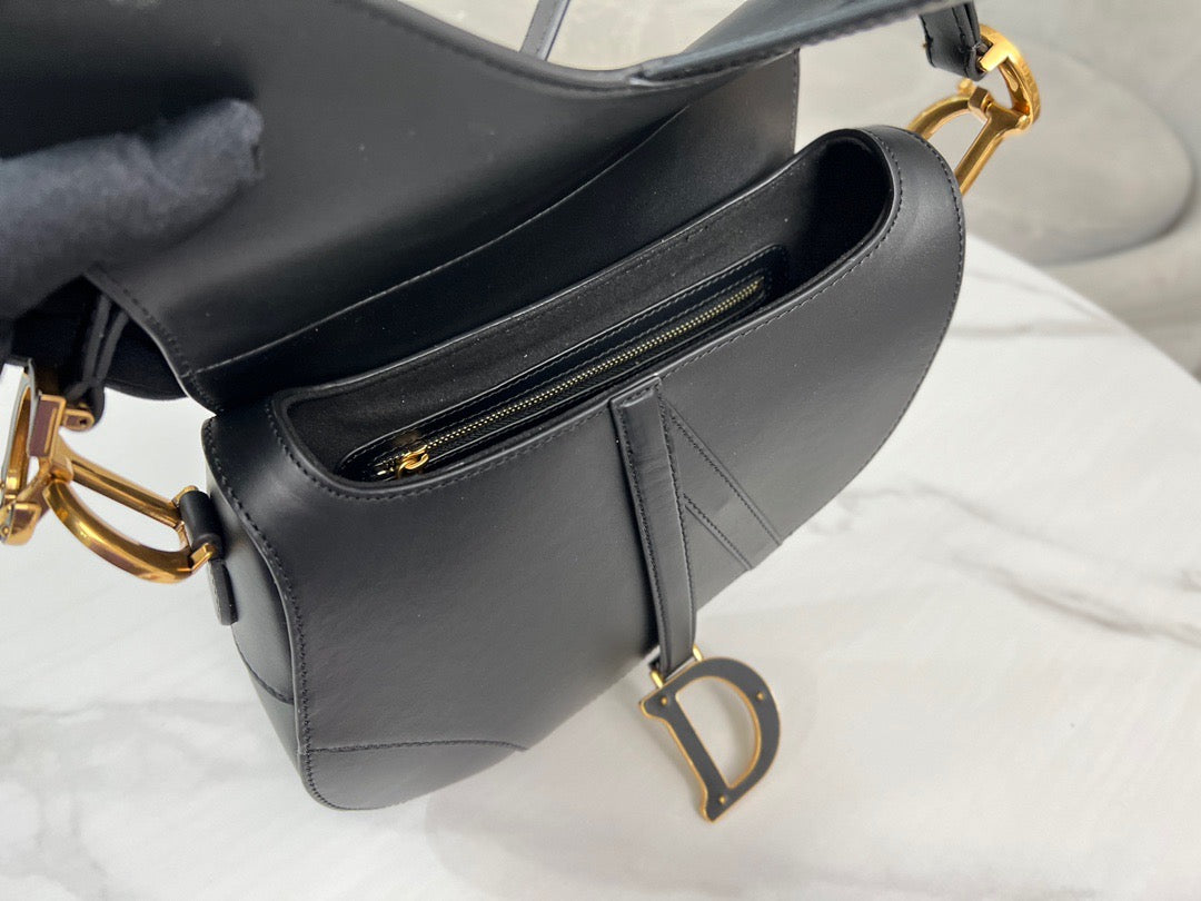 DIO Saddle Bag (25.5cm)