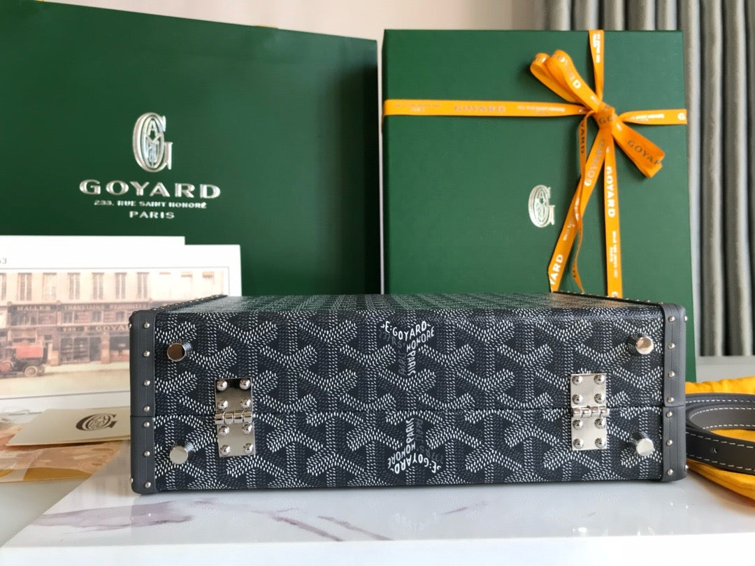 GOY Grand H√¥tel 24.5x7.5x17cm