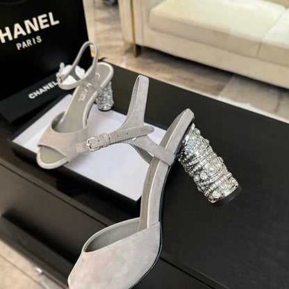 CC SUEDE KIDSKIN SANDAL IMITATION PEARLS GREY