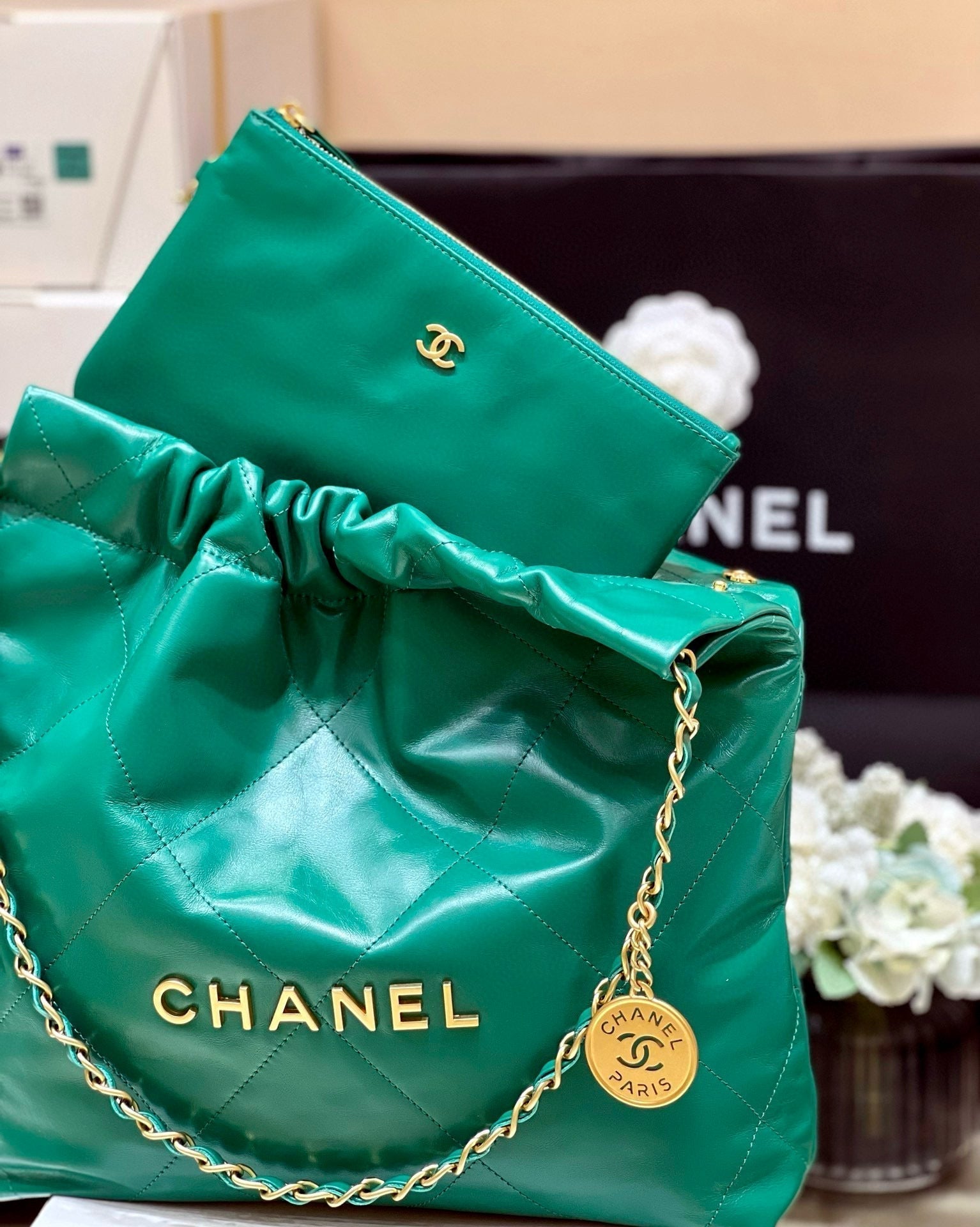 CC HOBO BAG 37 GREEN LAMBSKIN GOLD HARDWARE