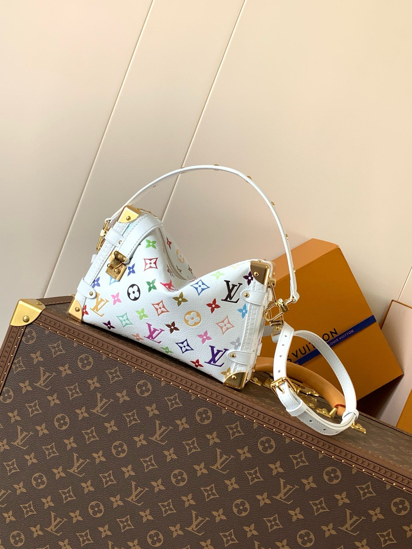 SIDE TRUNK MM LV X TM 23 CM IN WHITE MONOGRAM CALFSKIN