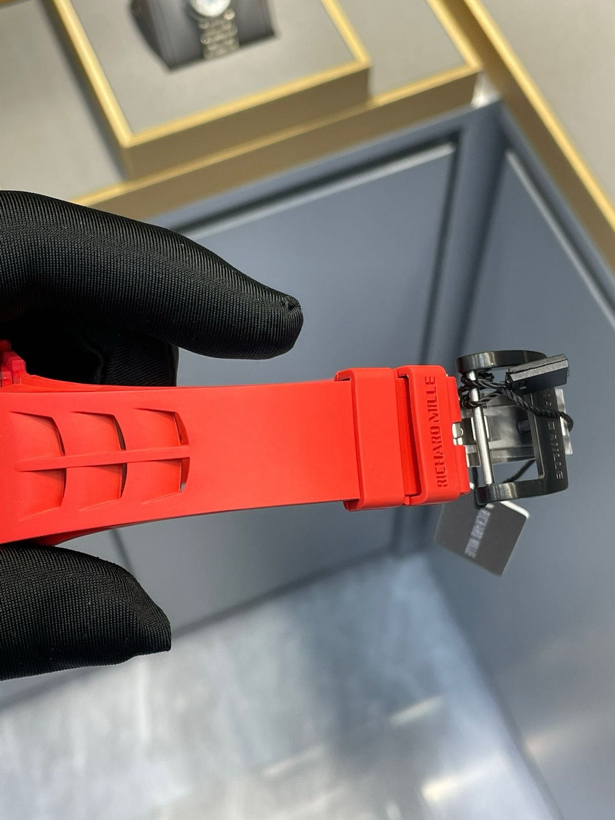 RM-11-03 red