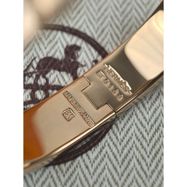 HERM Rose Candeur Enamel Clic H Bracelet