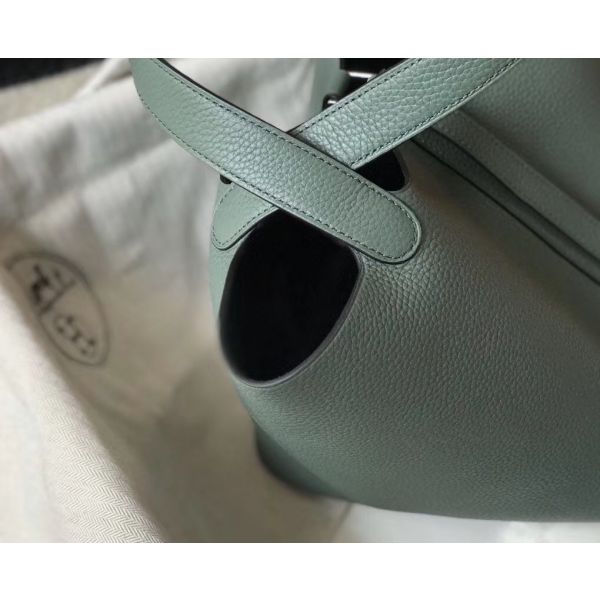 HERM Picotin Lock 18 Bag In Vert Amande Clemence Leather