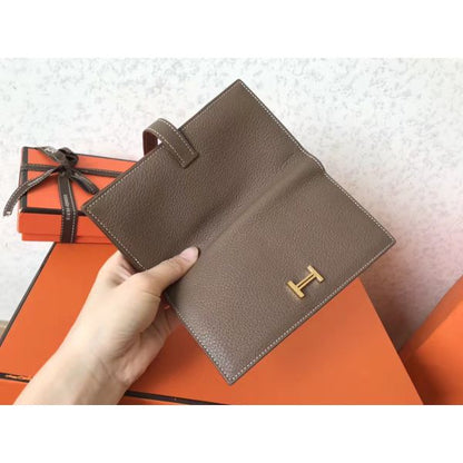 HERM Taupe Clemence Bearn Gusset Wallet