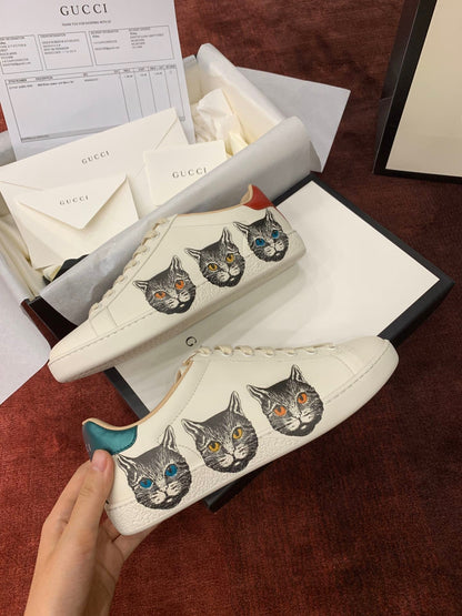 Sneakers & Shoes
