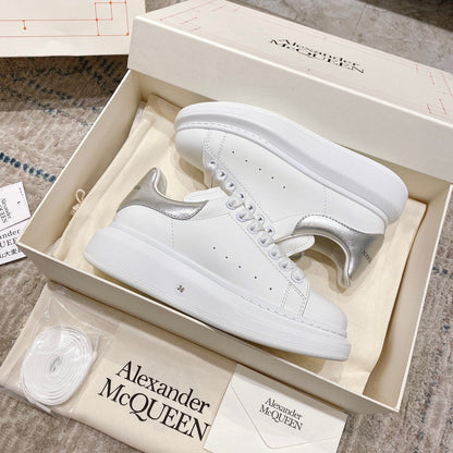 Sneakers & Shoes
