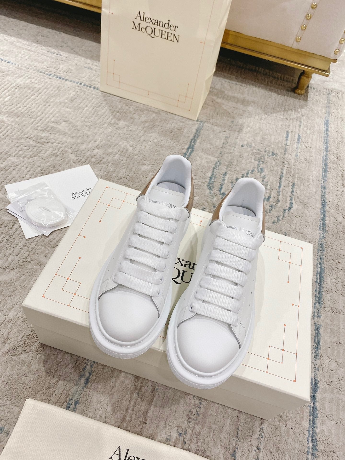 Sneakers & Shoes