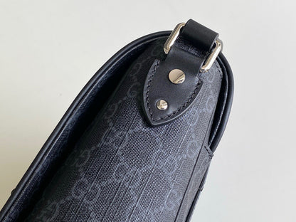 GUC Messenger Bag