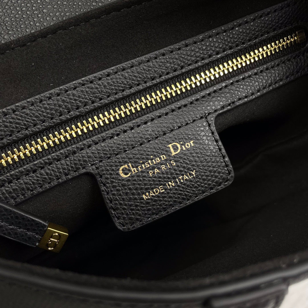 DIO Saddle