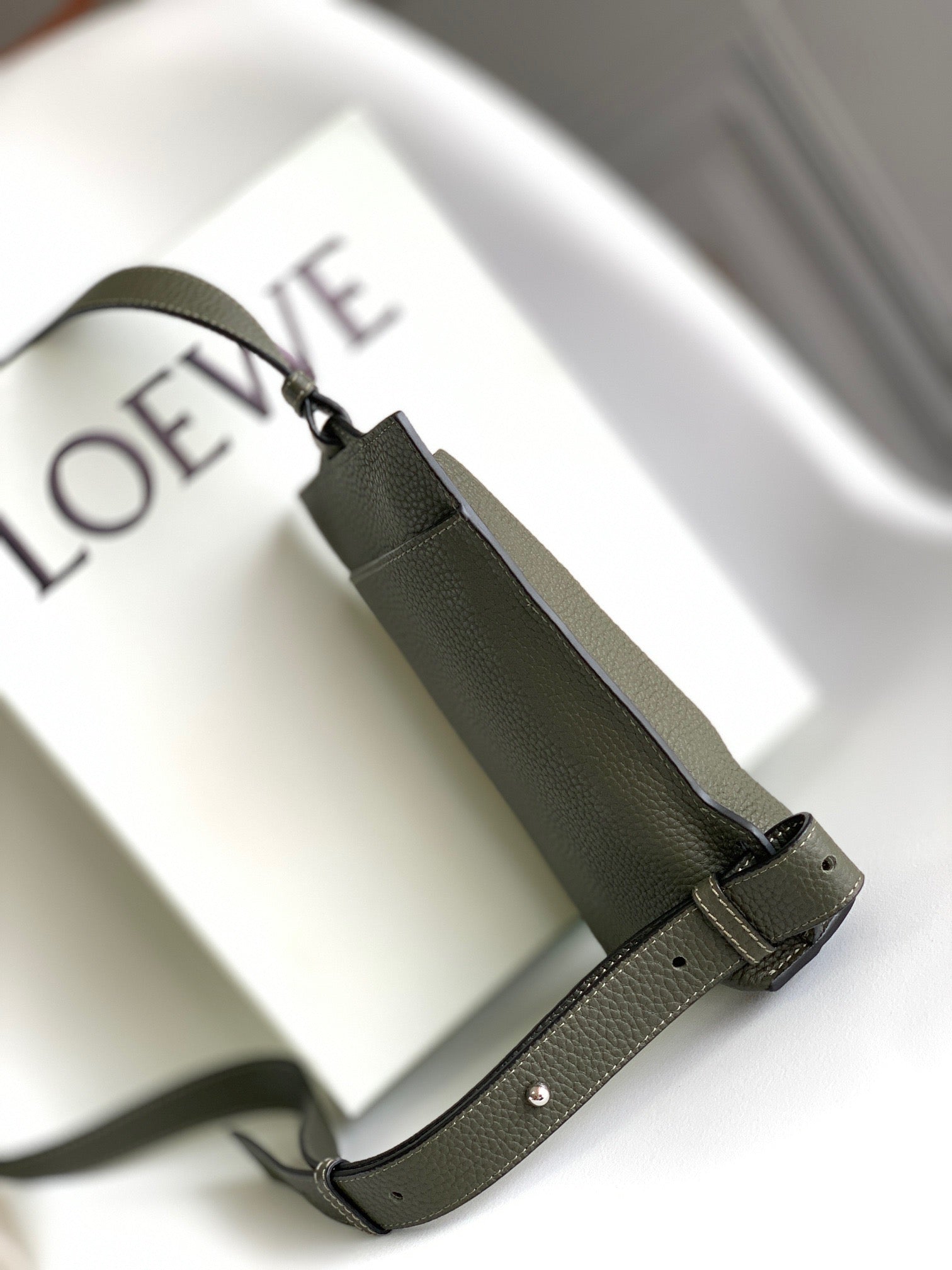 LO Sling Bag