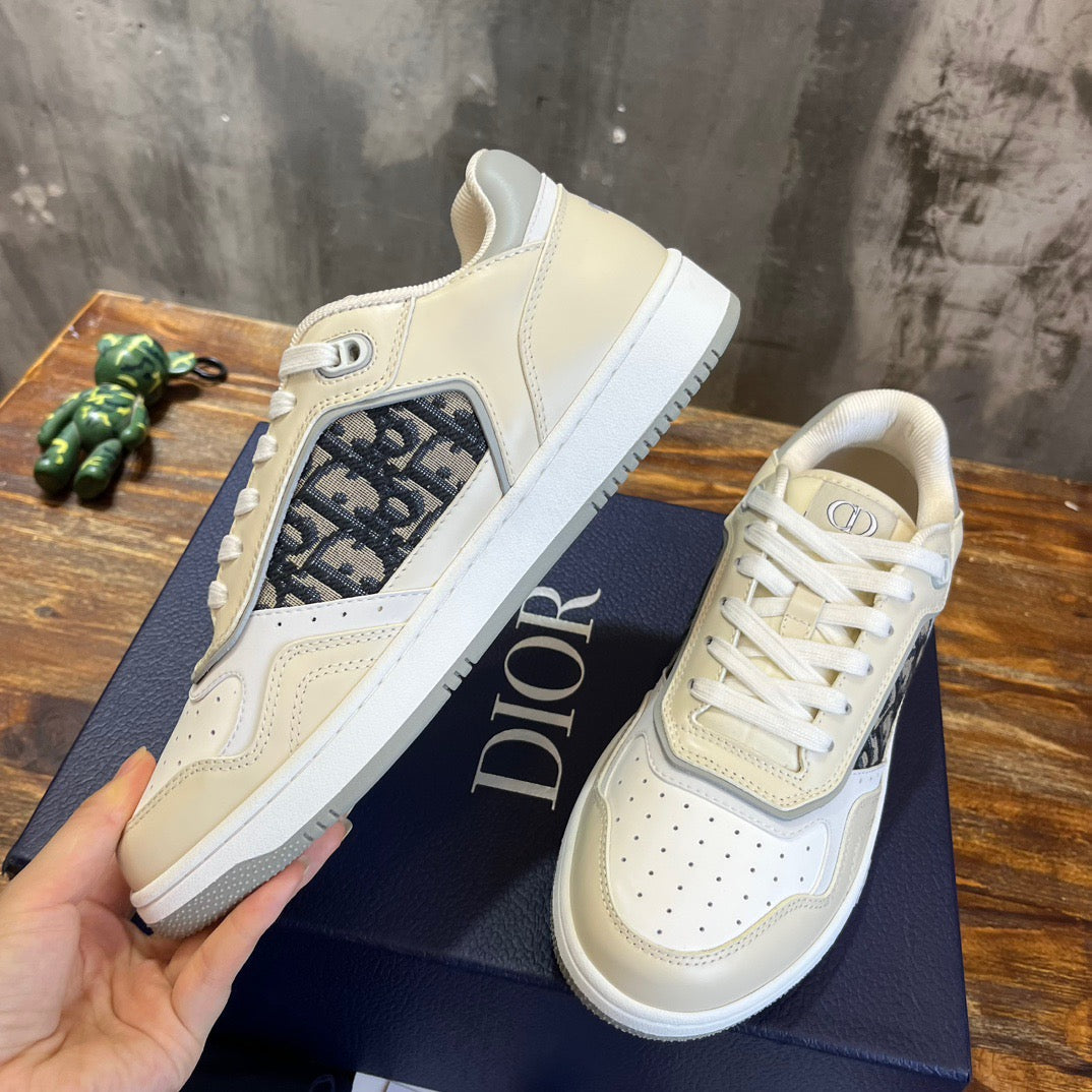 DIO Sneakers