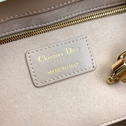DIO handbag