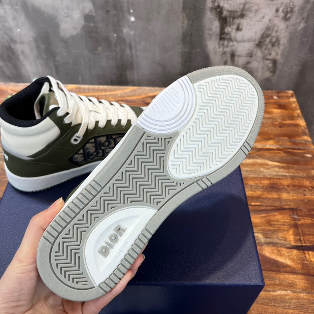 DIO Sneakers